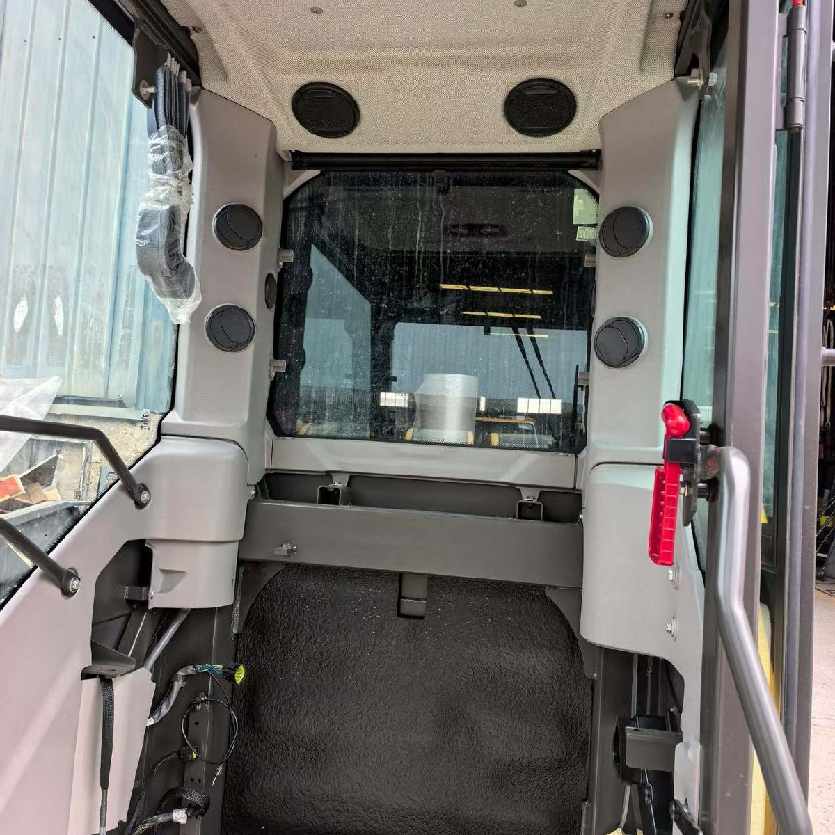Excavator Operator Cab Assembly, Replacement Cab for Various Excavator Models